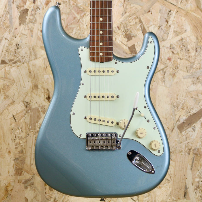 2022 Fender Vintera 60s Stratocaster in Ice Blue Metallic - Pre-owned
