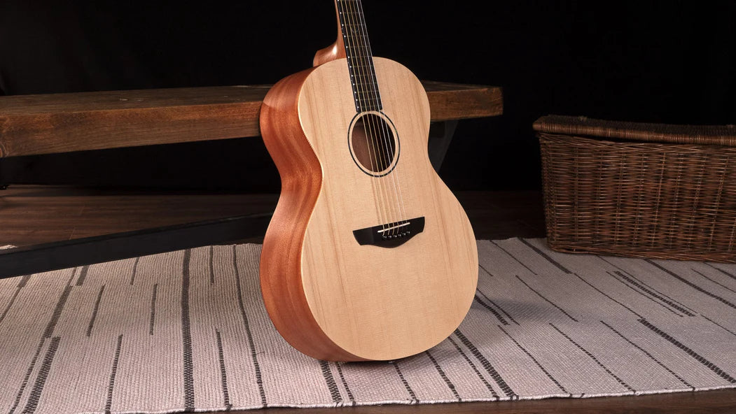 Faith Naked Neptune Acoustic Guitar inc Gigbag