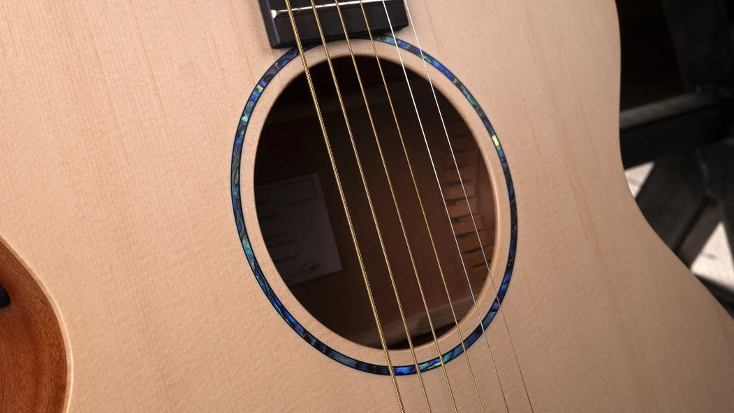 Faith Naked Saturn Acoustic Solid Spruce/Mahogany Guitar w/ Gigbag